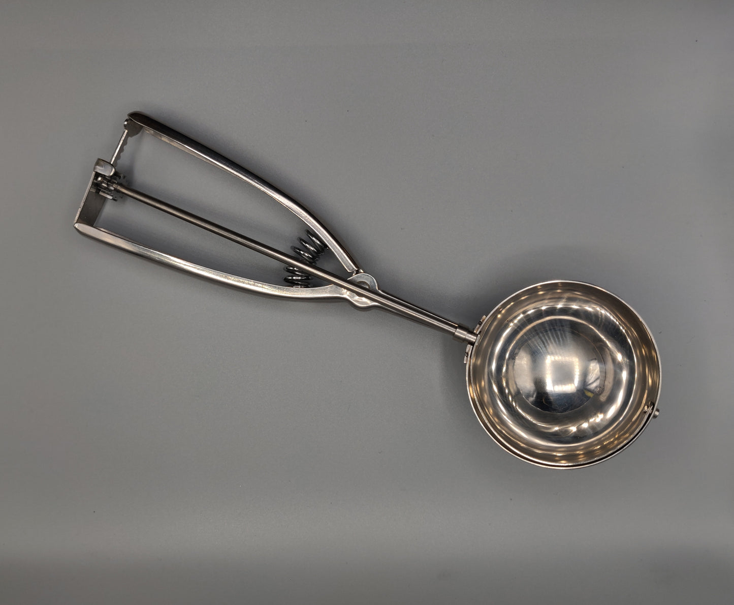 2.67 oz All Metal Disher / Cookie and Ice Cream Scoop
